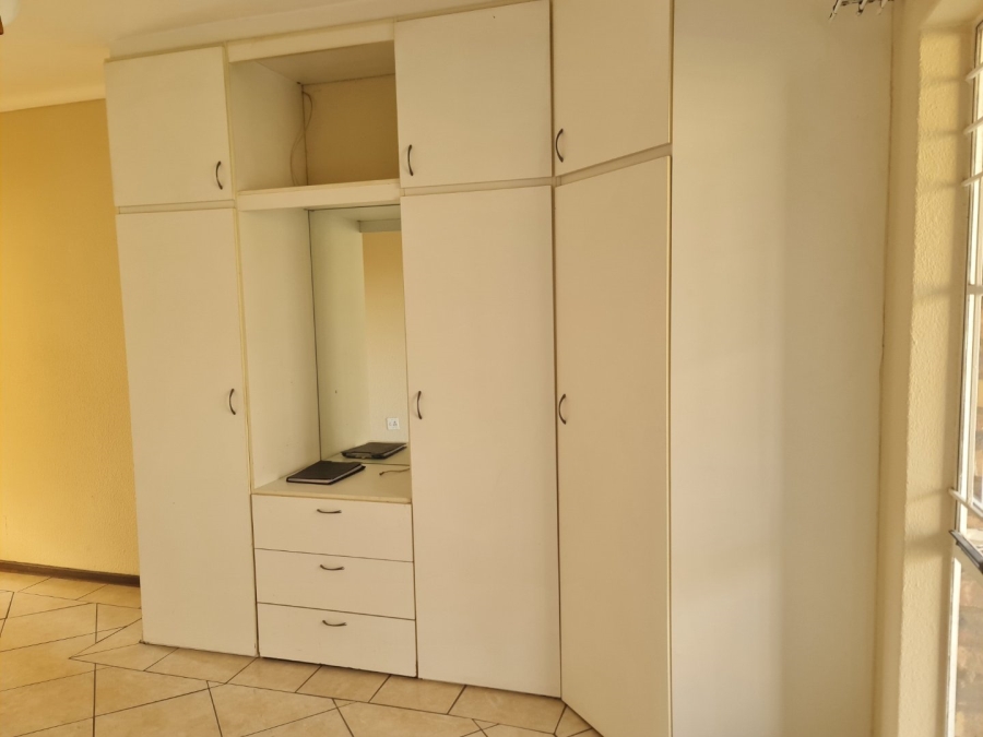 2 Bedroom Property for Sale in Edleen Gauteng
