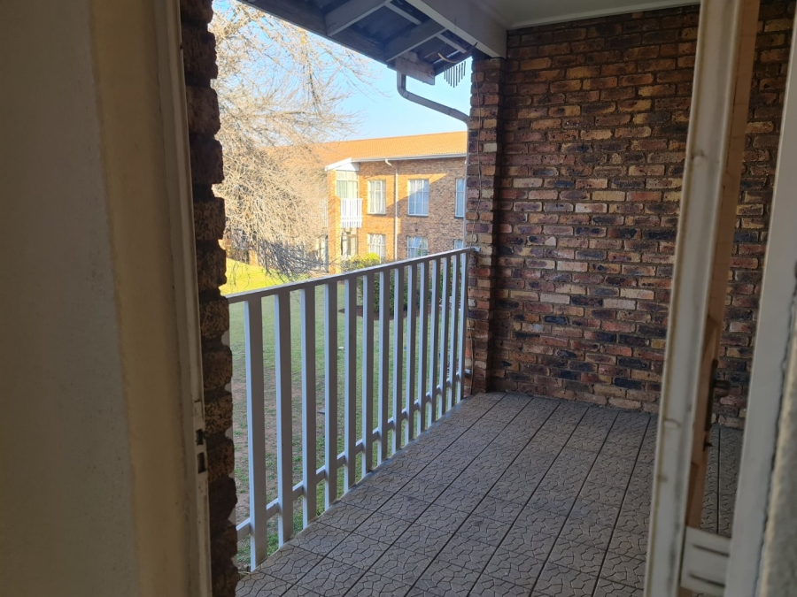 2 Bedroom Property for Sale in Edleen Gauteng