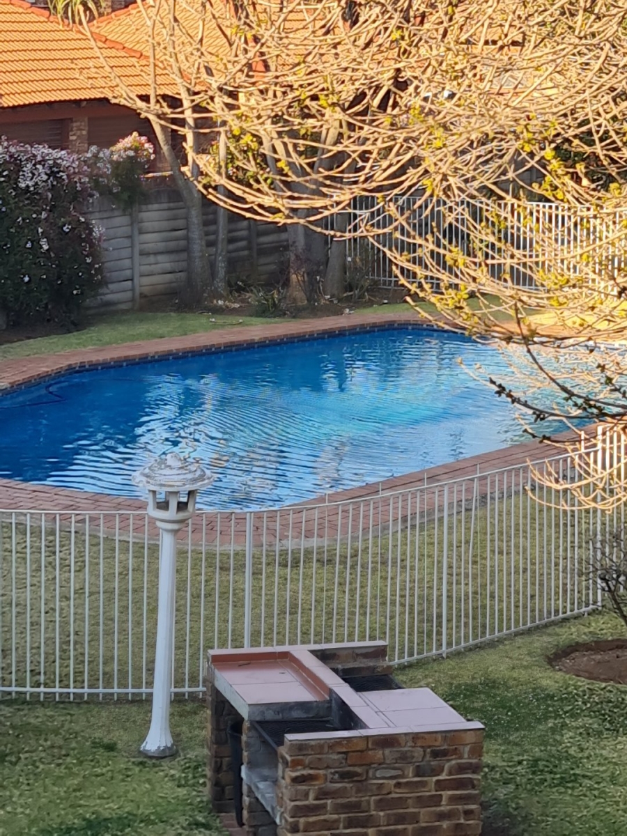 2 Bedroom Property for Sale in Edleen Gauteng