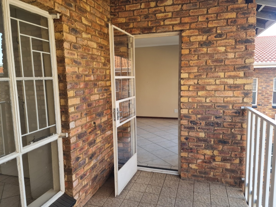 2 Bedroom Property for Sale in Edleen Gauteng
