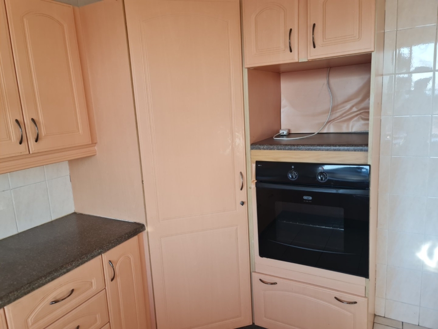 2 Bedroom Property for Sale in Edleen Gauteng