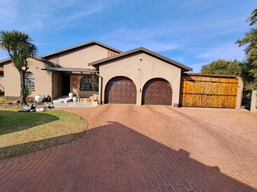 4 Bedroom Property for Sale in Visagie Park Gauteng