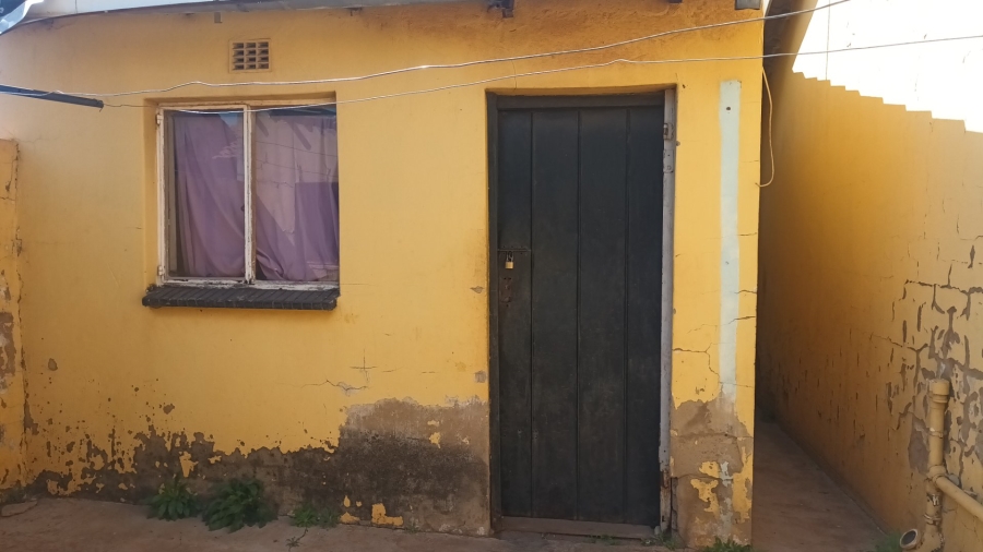 2 Bedroom Property for Sale in Moleleki Gauteng