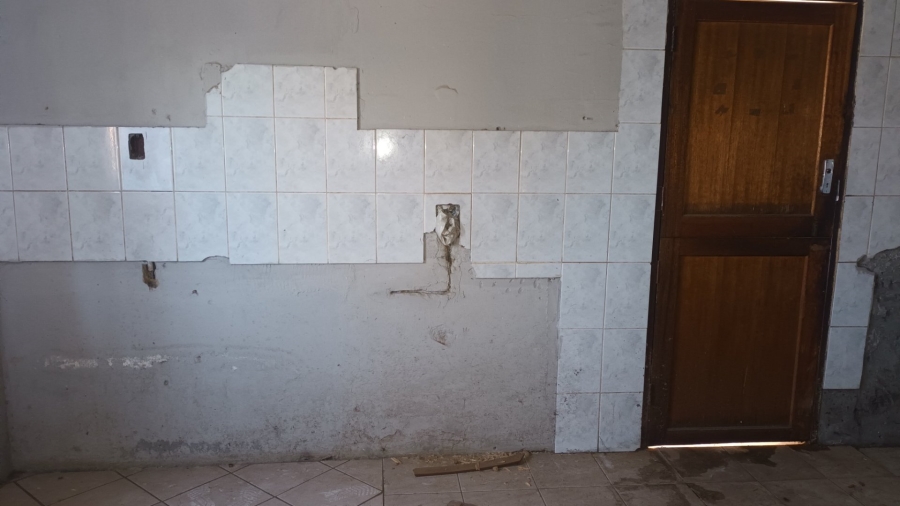 2 Bedroom Property for Sale in Moleleki Gauteng