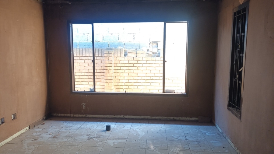 2 Bedroom Property for Sale in Moleleki Gauteng