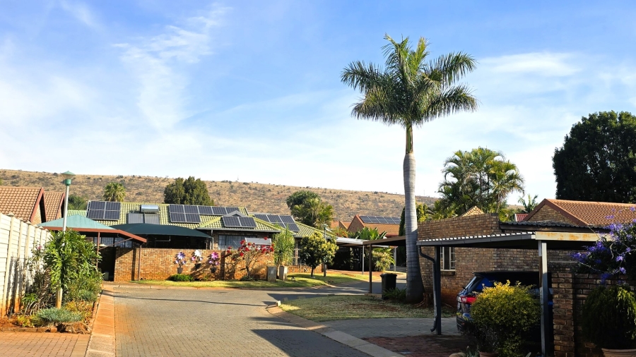 To Let 3 Bedroom Property for Rent in Magalieskruin Gauteng