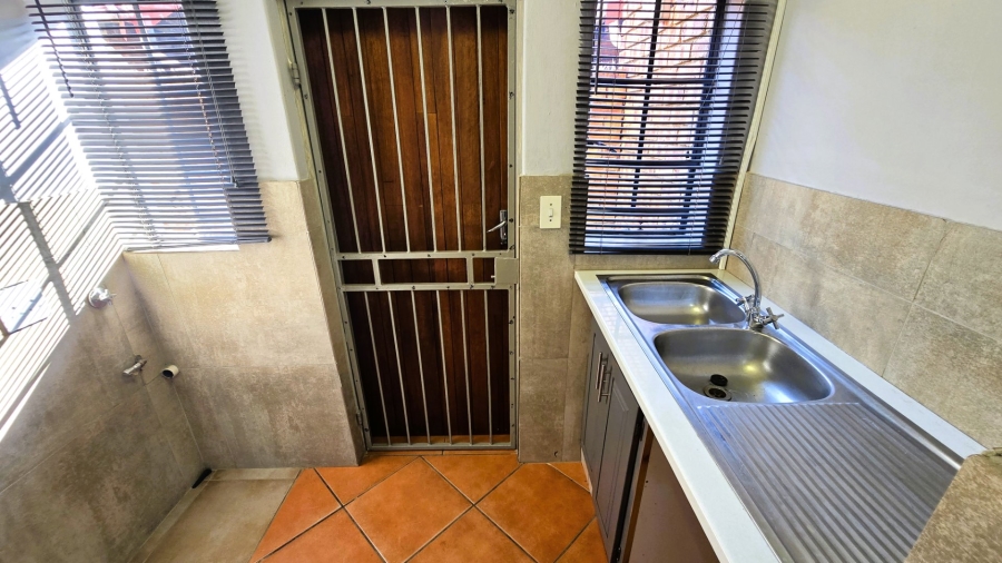 To Let 3 Bedroom Property for Rent in Magalieskruin Gauteng