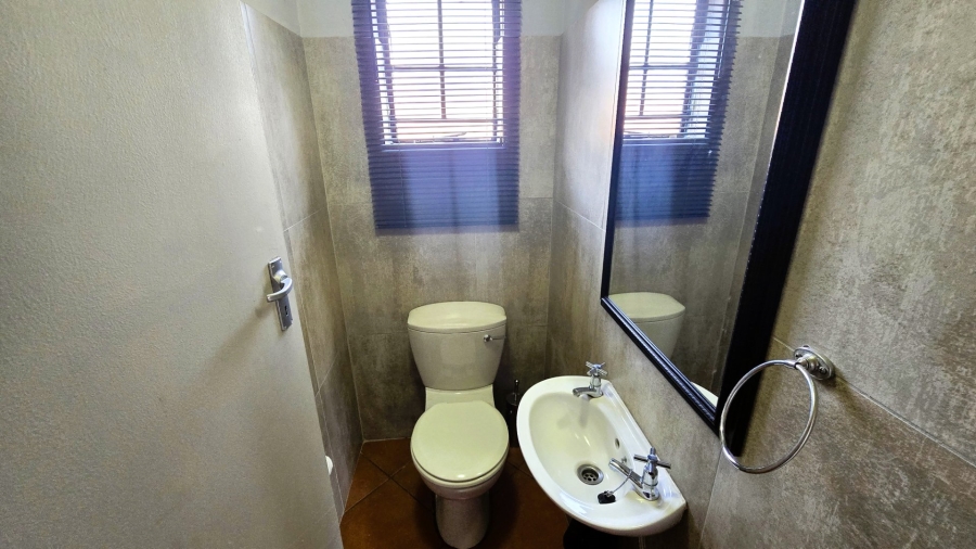 To Let 3 Bedroom Property for Rent in Magalieskruin Gauteng