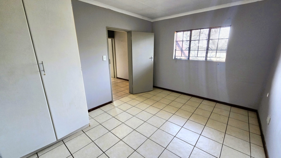 To Let 3 Bedroom Property for Rent in Magalieskruin Gauteng