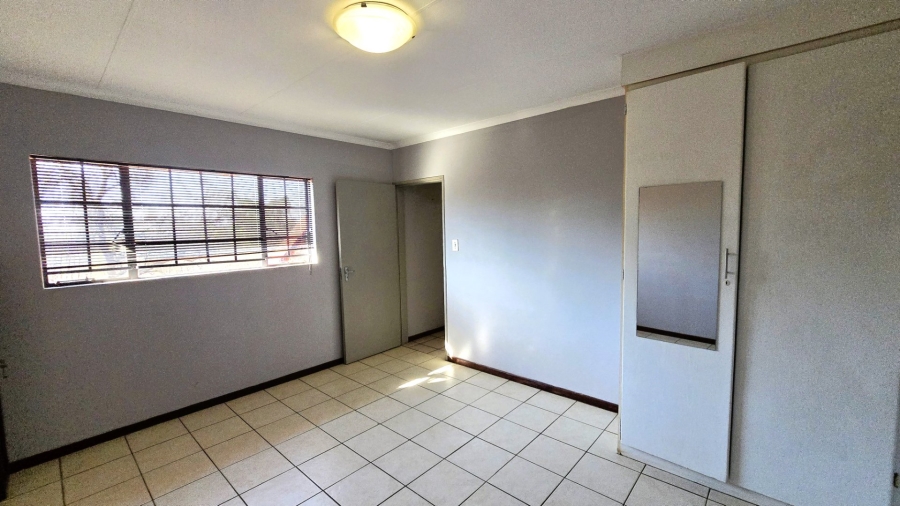To Let 3 Bedroom Property for Rent in Magalieskruin Gauteng