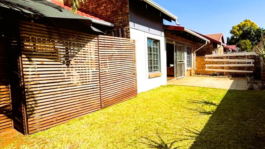 To Let 3 Bedroom Property for Rent in Magalieskruin Gauteng