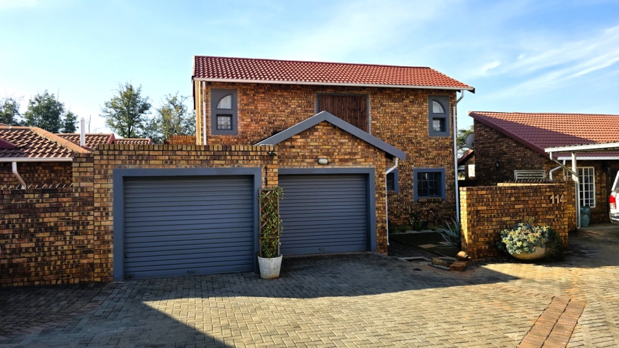 To Let 3 Bedroom Property for Rent in Magalieskruin Gauteng