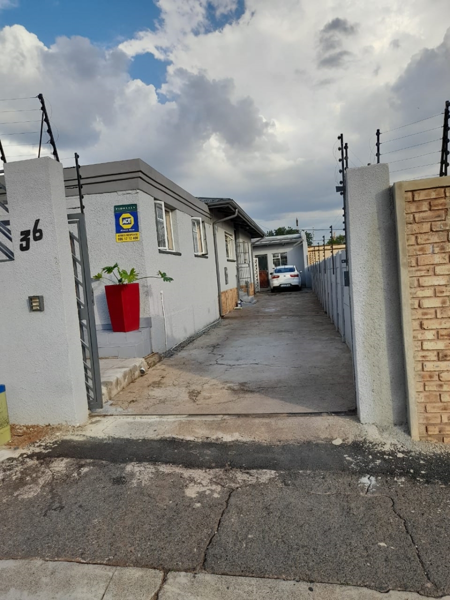 15 Bedroom Property for Sale in Westdene Gauteng