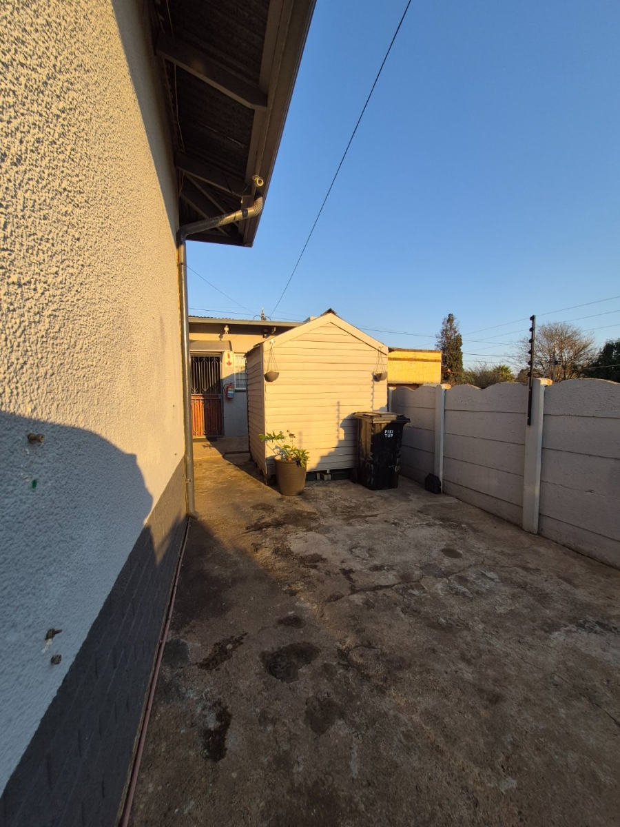 15 Bedroom Property for Sale in Westdene Gauteng