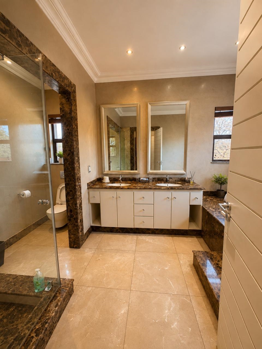 6 Bedroom Property for Sale in Atholl Gauteng
