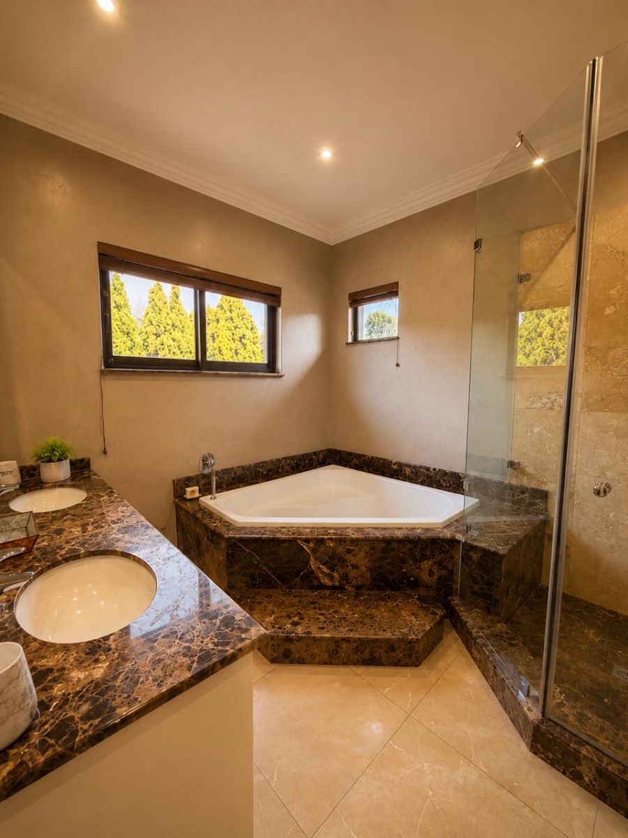 6 Bedroom Property for Sale in Atholl Gauteng