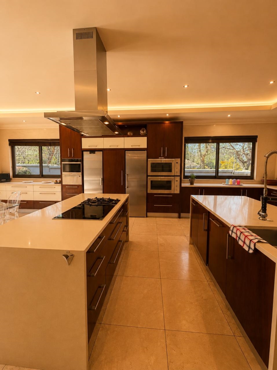 6 Bedroom Property for Sale in Atholl Gauteng