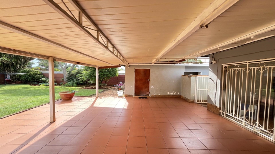 4 Bedroom Property for Sale in Sinoville Gauteng