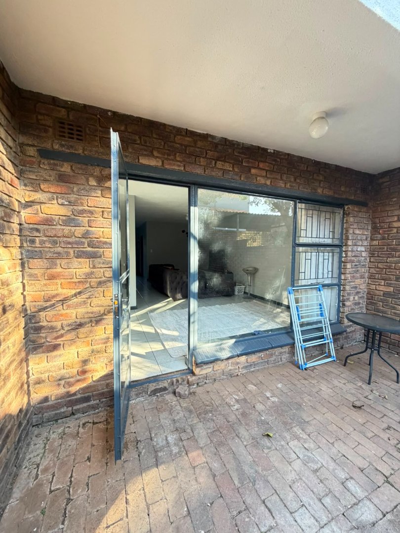To Let 3 Bedroom Property for Rent in Windsor East Gauteng