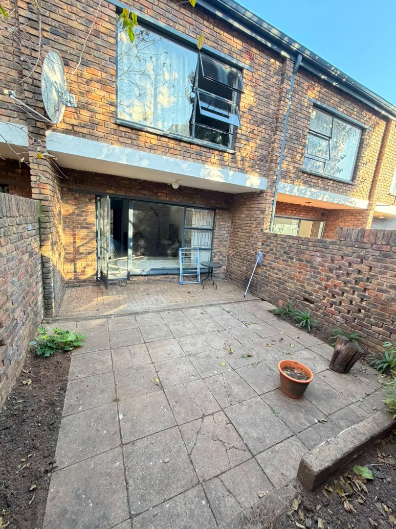 To Let 3 Bedroom Property for Rent in Windsor East Gauteng