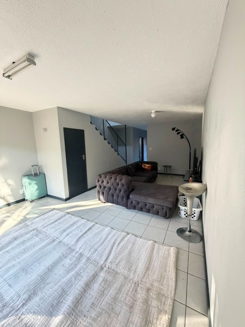 To Let 3 Bedroom Property for Rent in Windsor East Gauteng