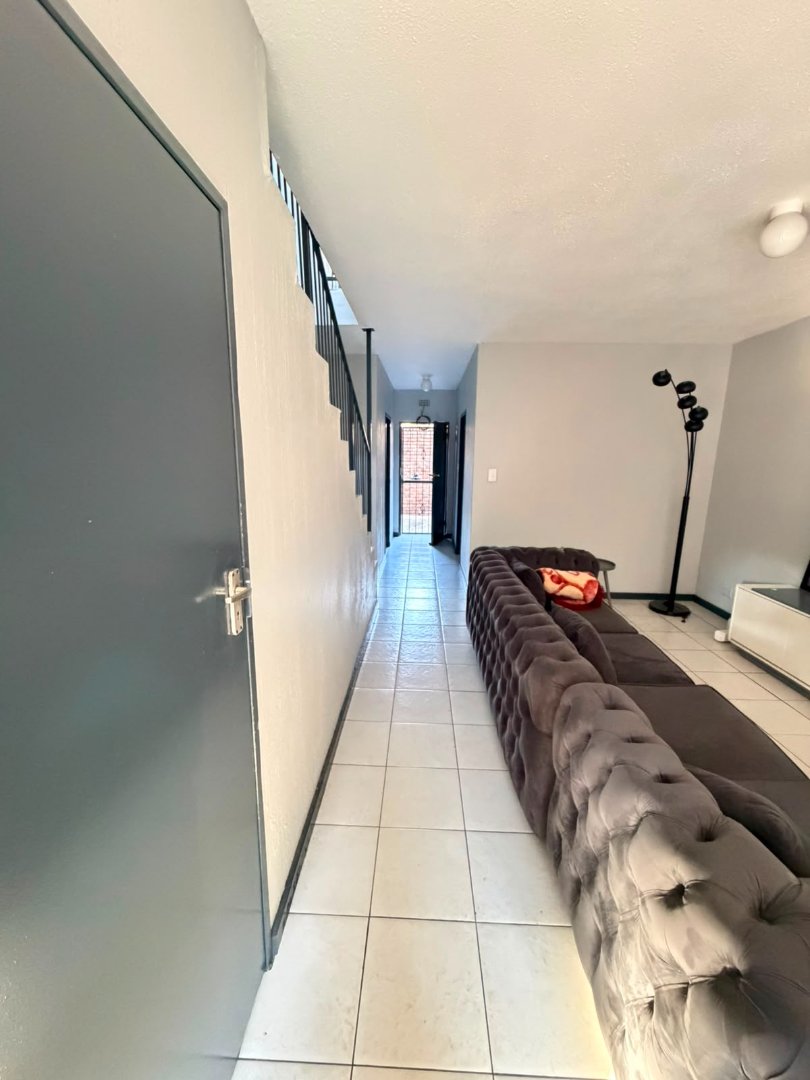 To Let 3 Bedroom Property for Rent in Windsor East Gauteng