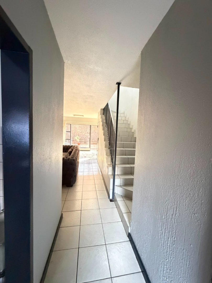 To Let 3 Bedroom Property for Rent in Windsor East Gauteng