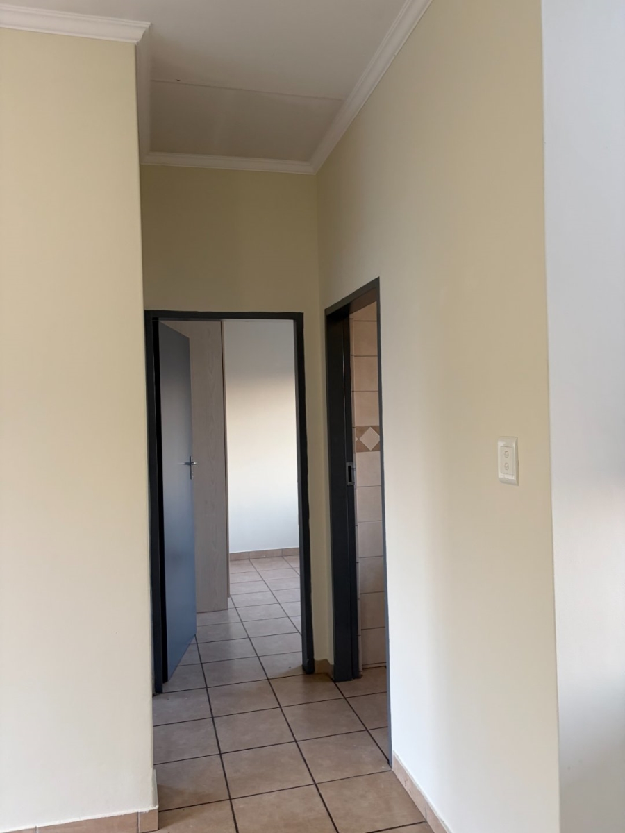 To Let 2 Bedroom Property for Rent in Noordwyk Gauteng