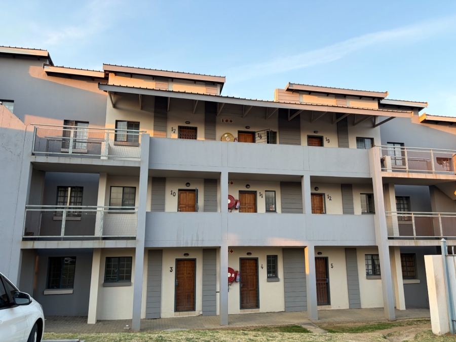 To Let 2 Bedroom Property for Rent in Noordwyk Gauteng