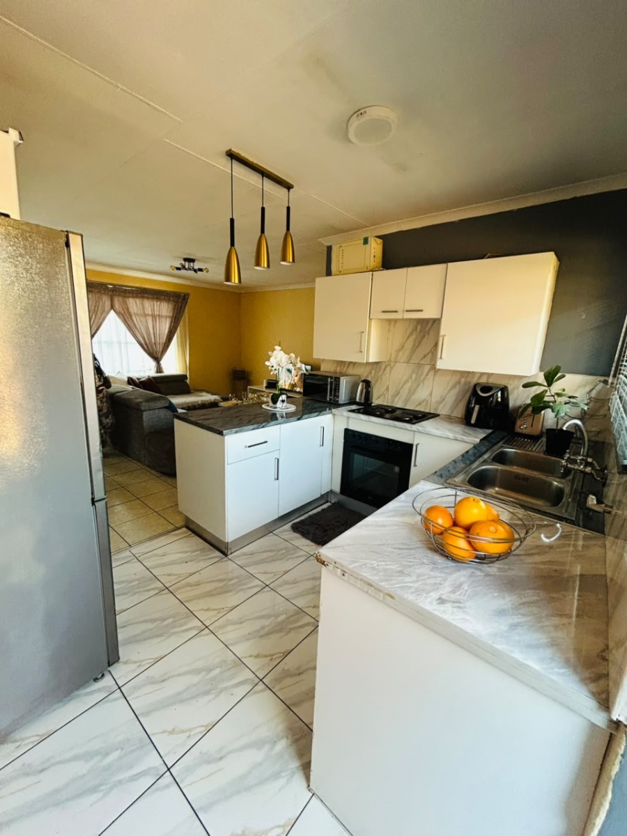 2 Bedroom Property for Sale in Weavind Park Gauteng