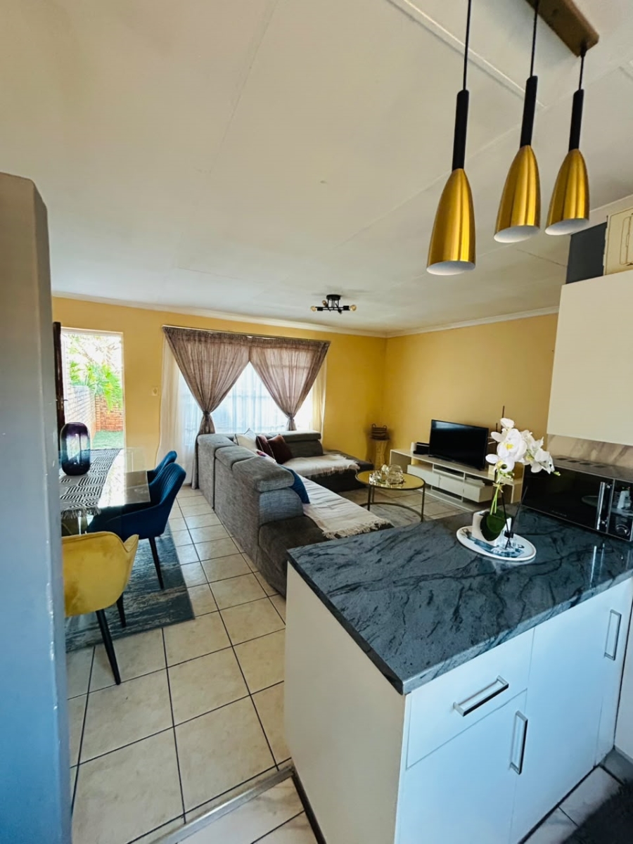 2 Bedroom Property for Sale in Weavind Park Gauteng