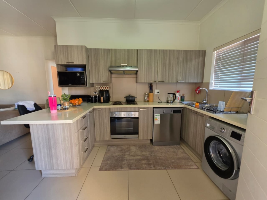2 Bedroom Property for Sale in Lilianton Gauteng