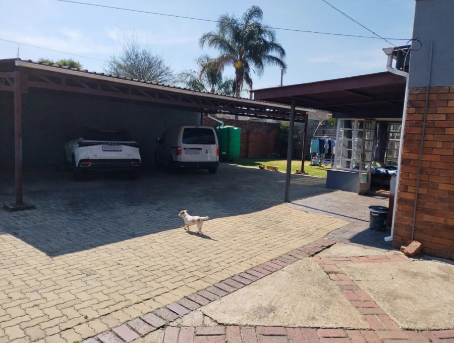 3 Bedroom Property for Sale in Selcourt Gauteng