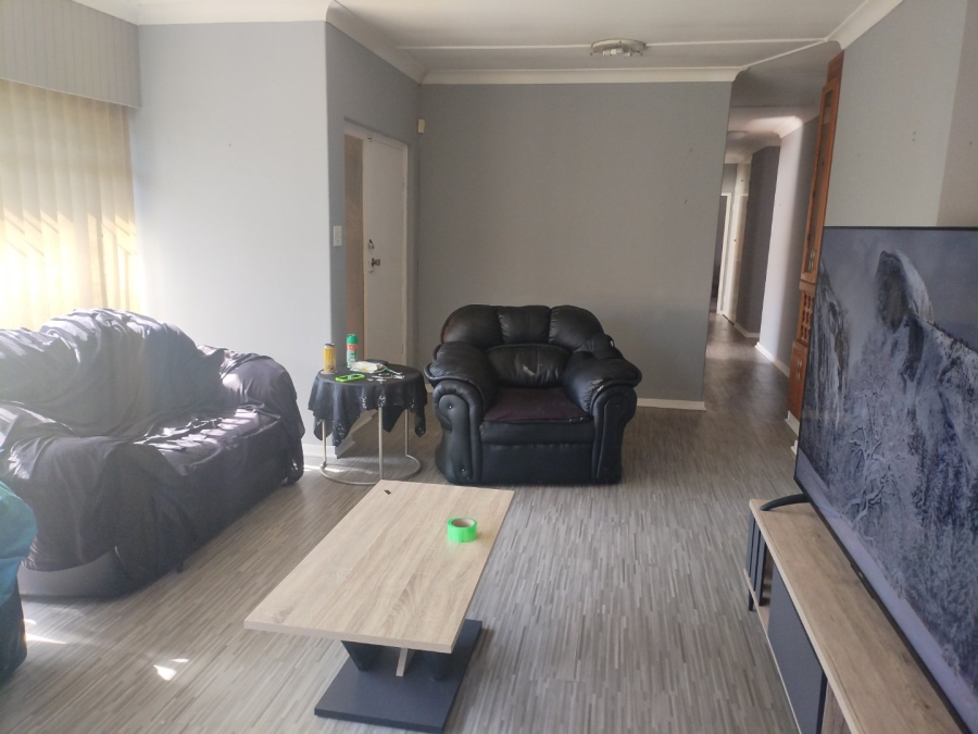 3 Bedroom Property for Sale in Selcourt Gauteng