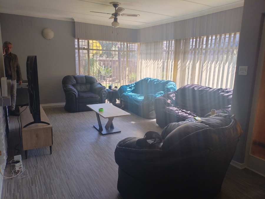 3 Bedroom Property for Sale in Selcourt Gauteng