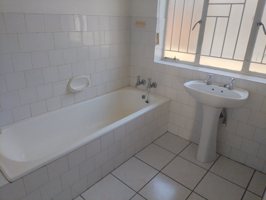 3 Bedroom Property for Sale in Selcourt Gauteng