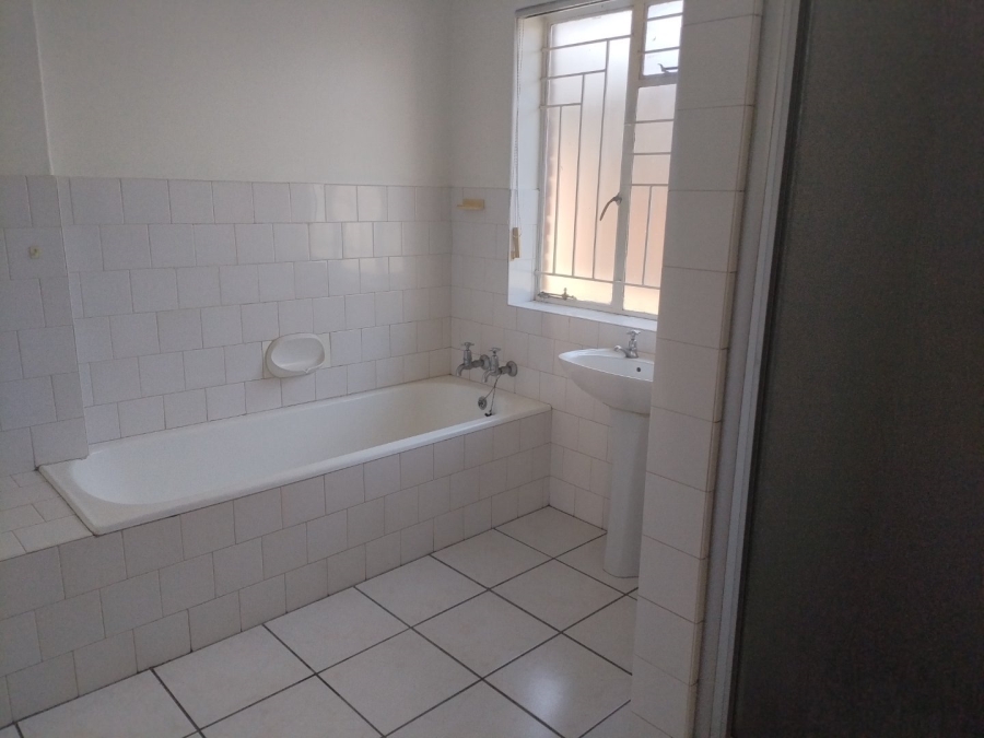 3 Bedroom Property for Sale in Selcourt Gauteng