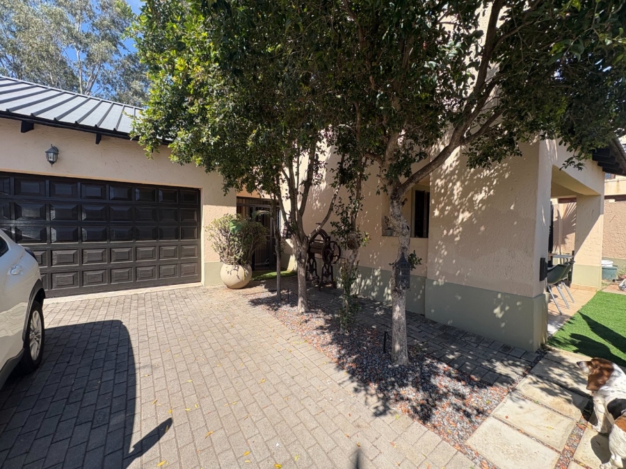 2 Bedroom Property for Sale in Equestria Gauteng