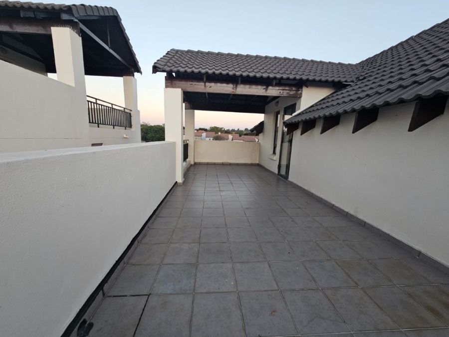 To Let 2 Bedroom Property for Rent in Fourways Gauteng
