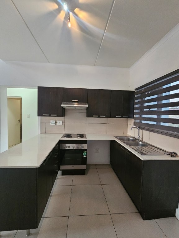 To Let 2 Bedroom Property for Rent in Fourways Gauteng