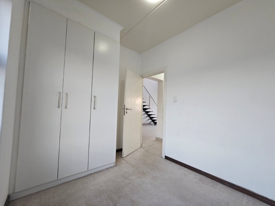 To Let 2 Bedroom Property for Rent in Fourways Gauteng
