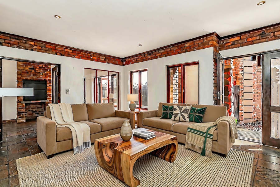 4 Bedroom Property for Sale in Glen Marais Gauteng