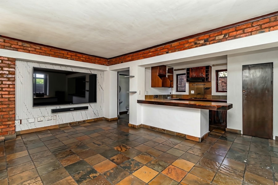 4 Bedroom Property for Sale in Glen Marais Gauteng