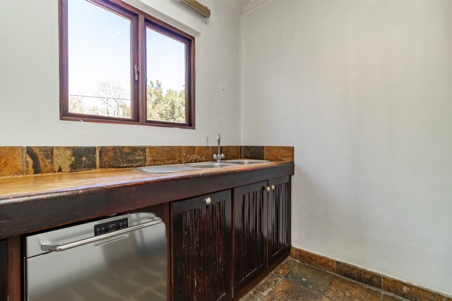 4 Bedroom Property for Sale in Glen Marais Gauteng