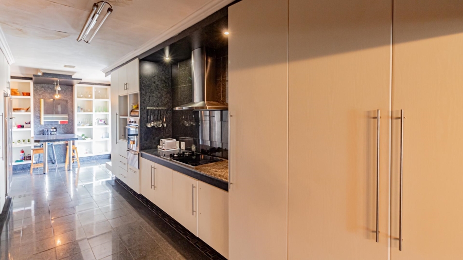 5 Bedroom Property for Sale in Westdene Gauteng