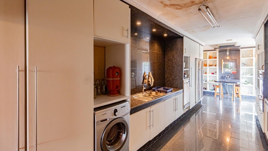 5 Bedroom Property for Sale in Westdene Gauteng