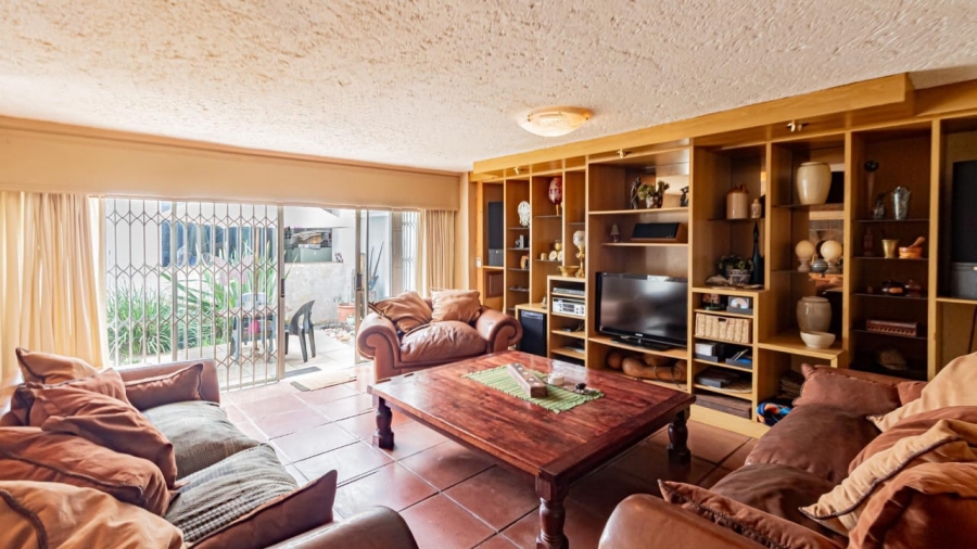5 Bedroom Property for Sale in Westdene Gauteng