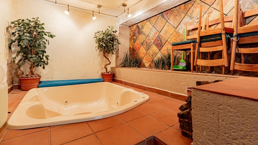 5 Bedroom Property for Sale in Westdene Gauteng
