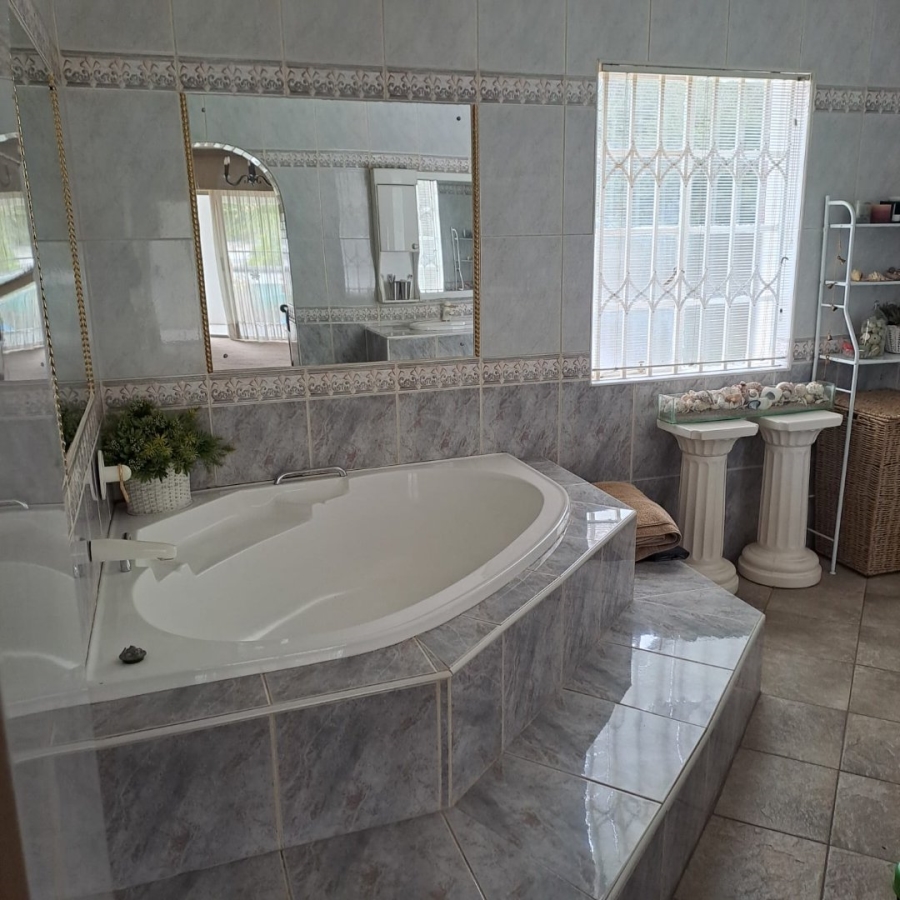 5 Bedroom Property for Sale in Westdene Gauteng