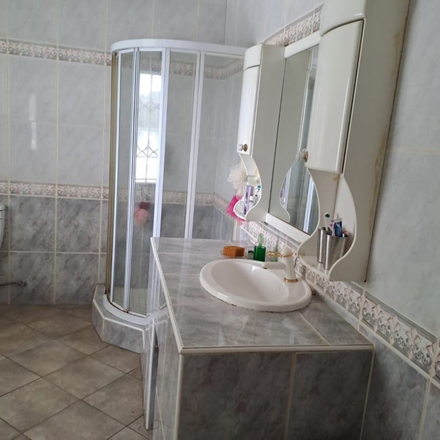 5 Bedroom Property for Sale in Westdene Gauteng